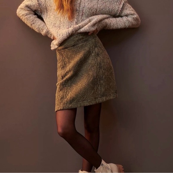 Anthropologie Pilcro A-Line Skirt Women's Mini
Cotton Quilted Back Zip size 4 - Picture 3 of 10